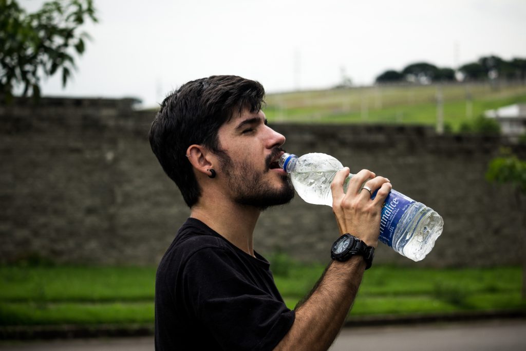 ¿Estás bebiendo suficiente agua? Conoce las señales de que necesitas hidratarte y las consecuencias para tu cuerpo
